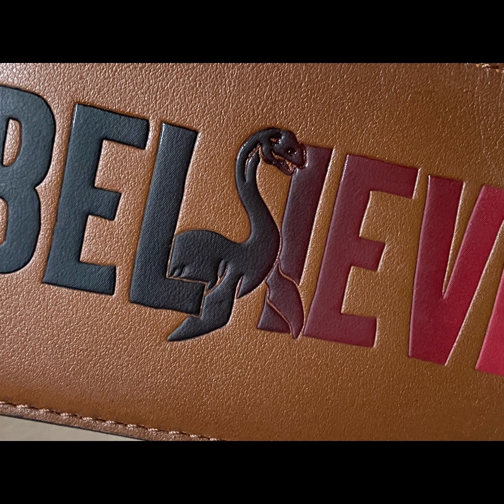 Coach saddle/multi mythical monster believe zip card case 89597 FIRM